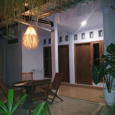 Merendeng Hostel Kuta Kuta  Εξωτερικό φωτογραφία