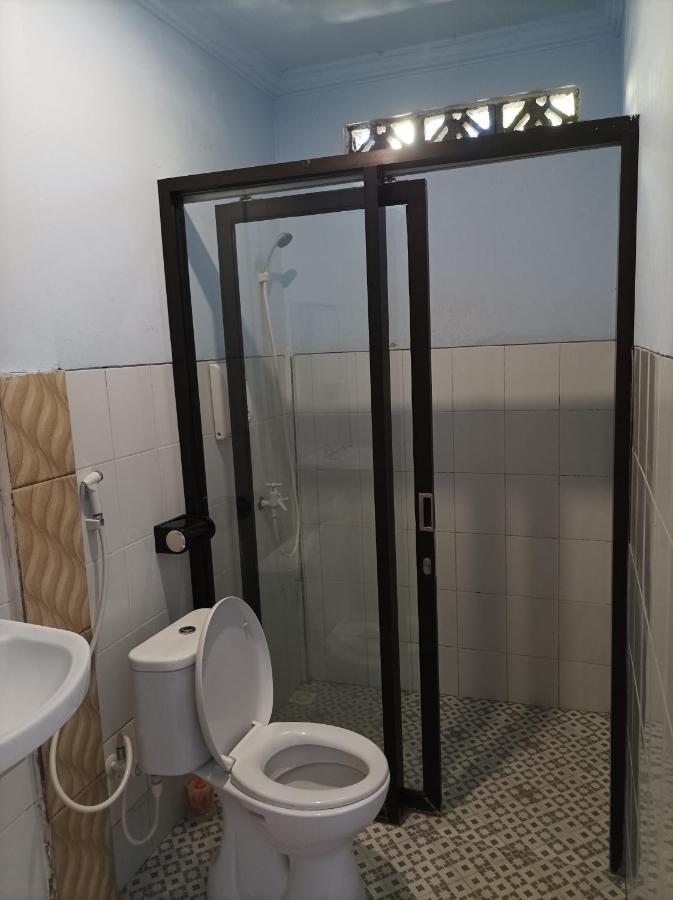 Merendeng Hostel Kuta Kuta  Εξωτερικό φωτογραφία