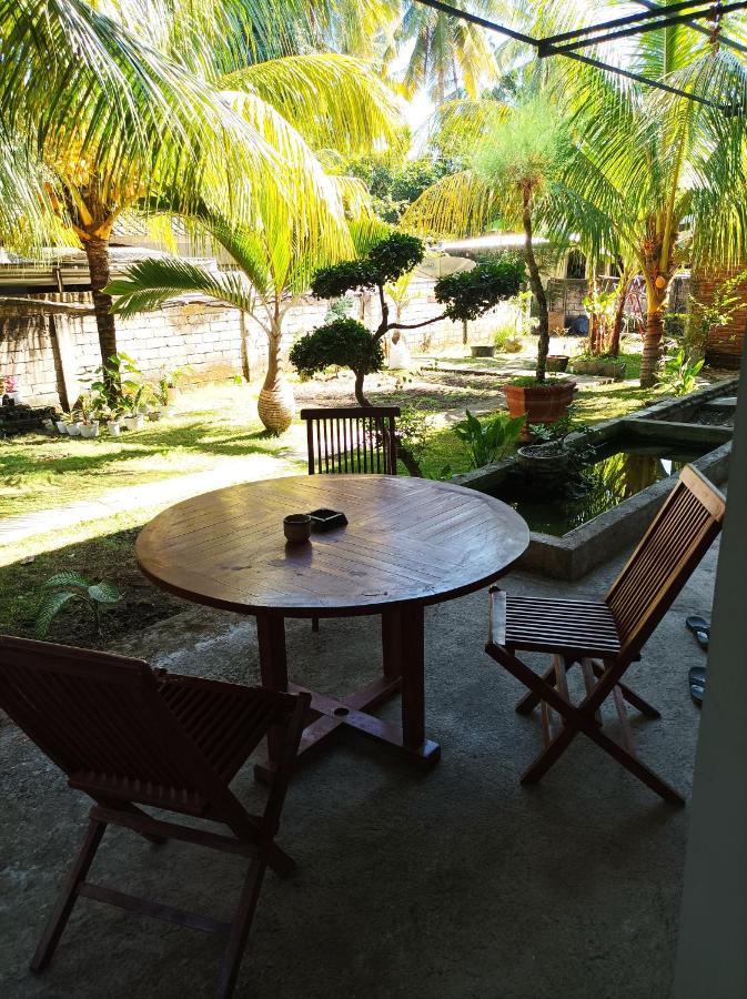 Merendeng Hostel Kuta Kuta  Εξωτερικό φωτογραφία